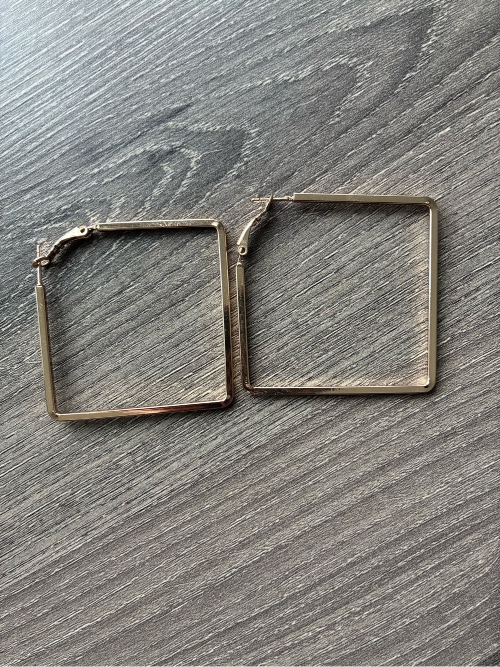 Square Hoop Earrings in Shiny Gold Tone